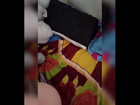 ❤️ Ҳамҳуҷраи ман дар хона танҳо мемонад, зеро шавҳараш ба рухсатӣ меравад ва ман аз фурсат истифода бурда, ӯро сиҳат мекунам ва харашро аз шир пур мекунам Супер секс дар мо